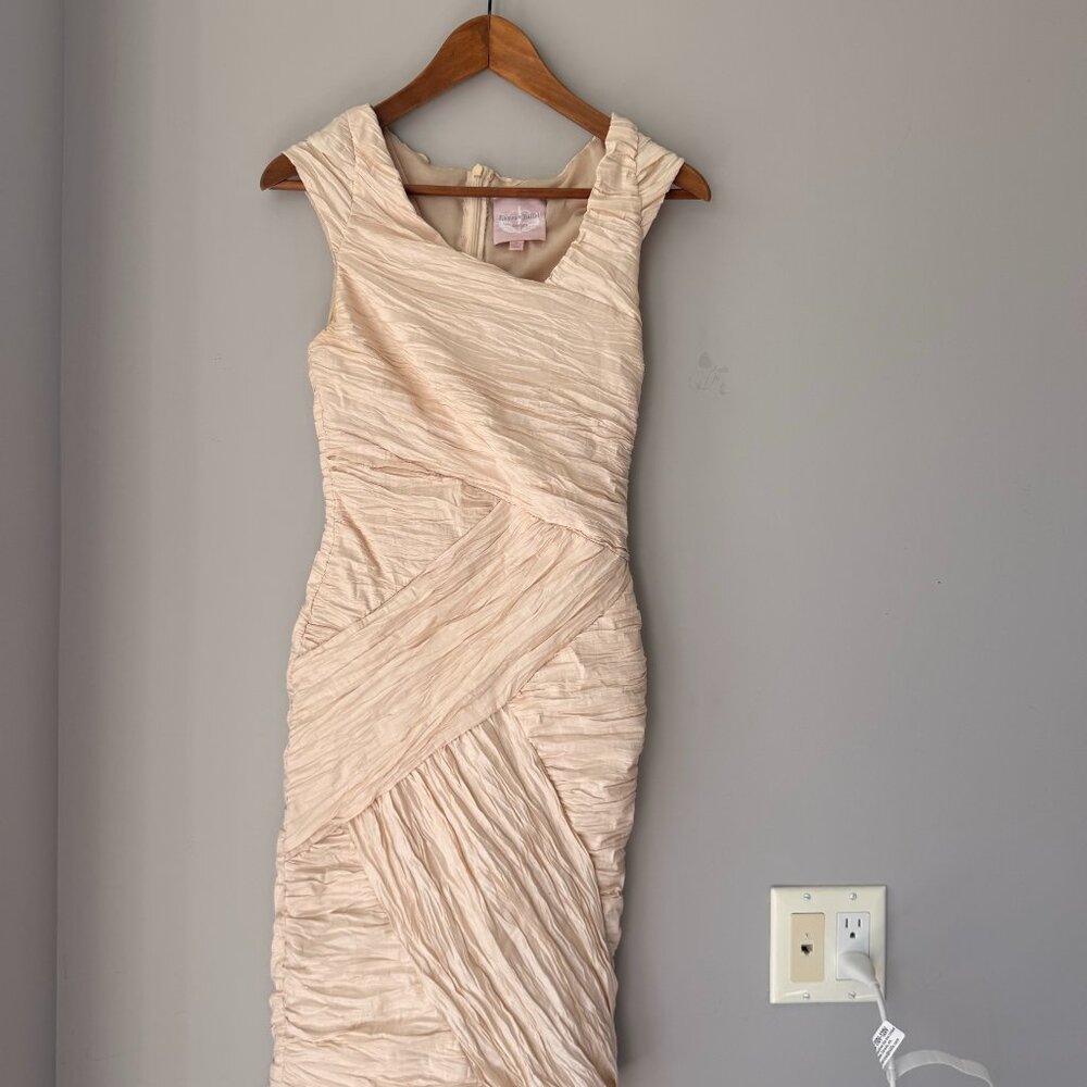 Beige Romeo & Juliet Couture Dresses S